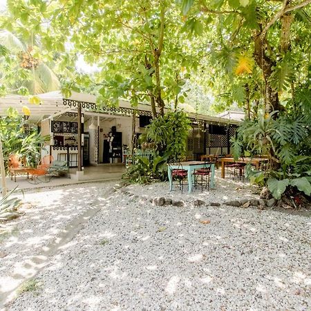 Playa Santa Teresa  Bajo El Arbol B&B المظهر الخارجي الصورة