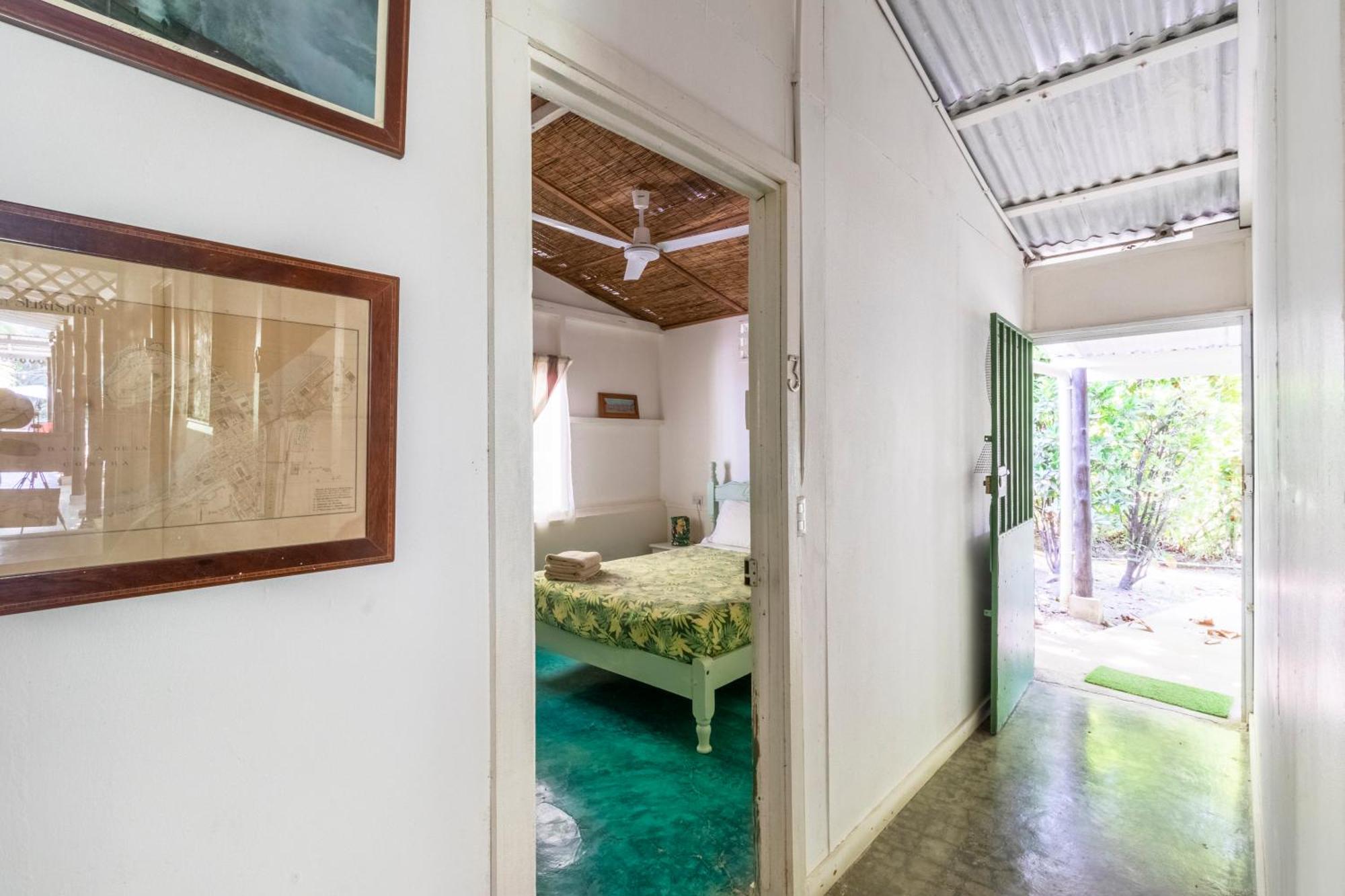Playa Santa Teresa  Bajo El Arbol B&B المظهر الخارجي الصورة