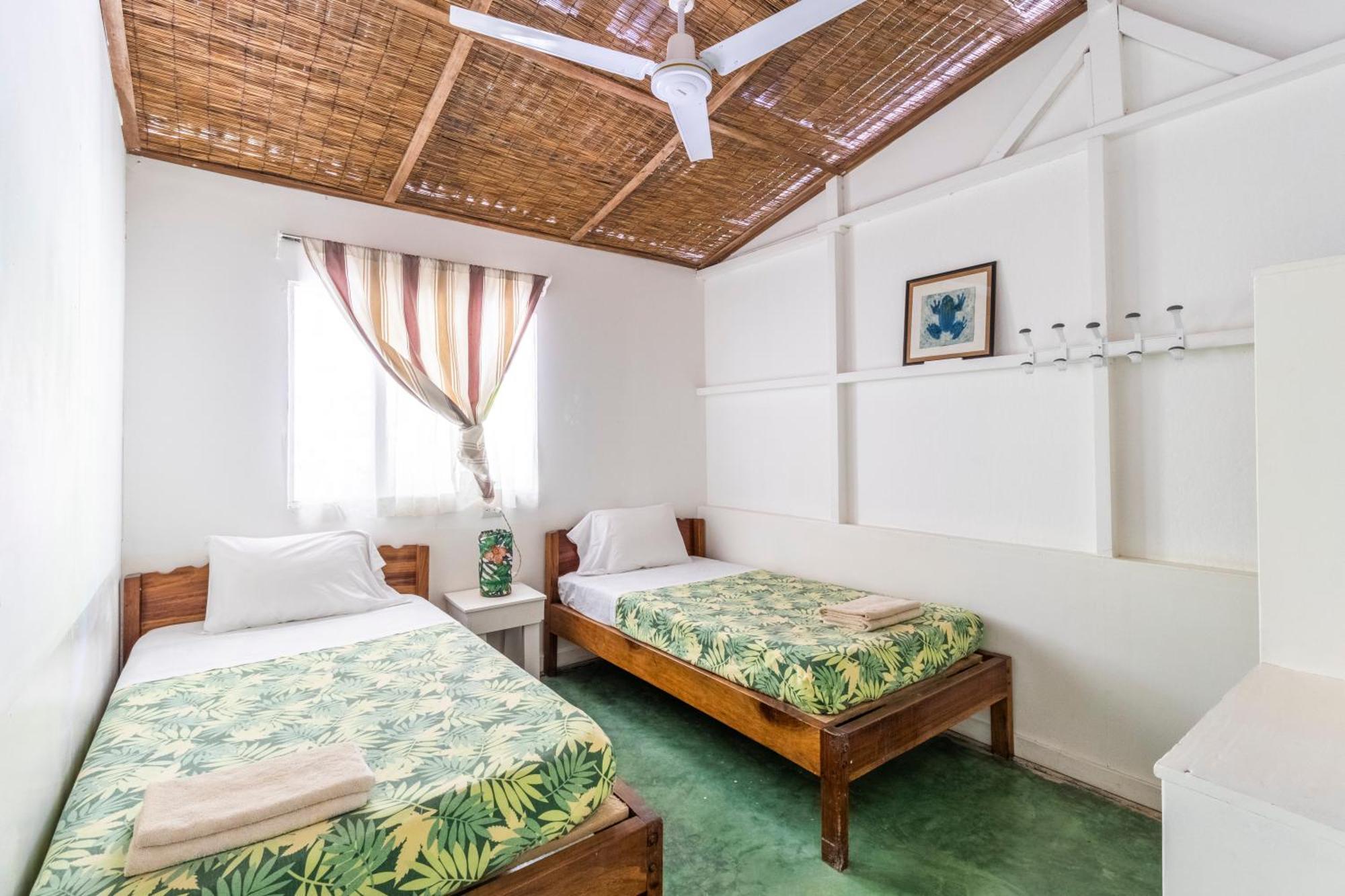 Playa Santa Teresa  Bajo El Arbol B&B المظهر الخارجي الصورة